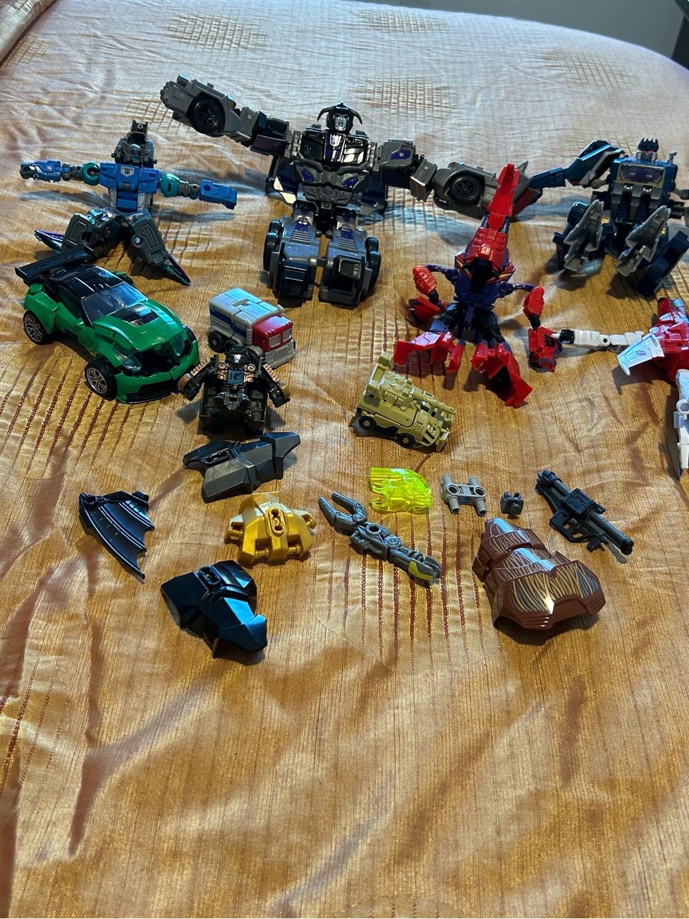 Lot Of Transformers Action Figure Some (Complete) Most (Incomplete) For Parts